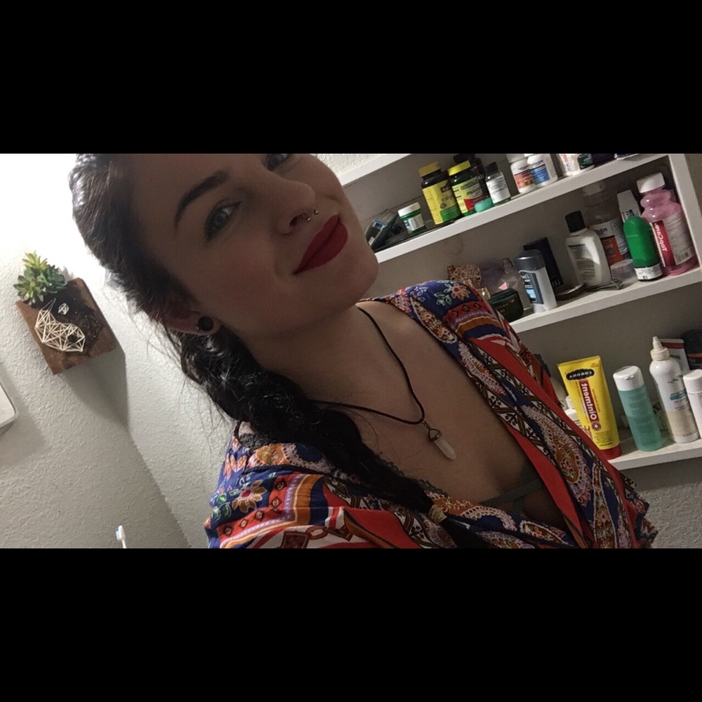 Meet your Posher, Marieva